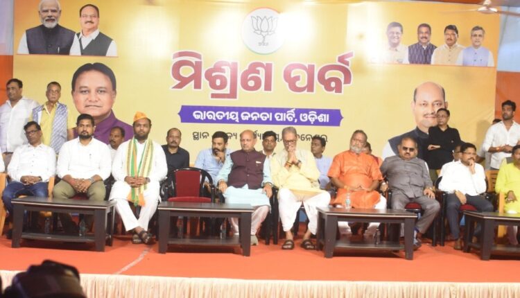 Jay Dholakia joins BJP