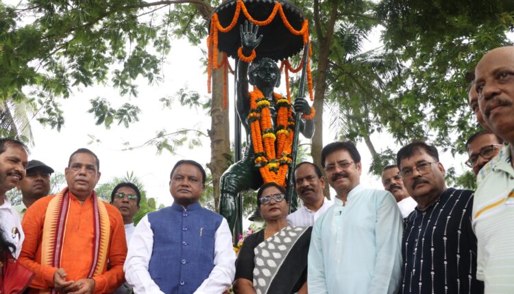 Mohan Majhi pays homage to Baji Rout