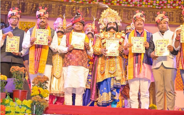Odisha Chief Minister Mohan Majhi announces development projects worth Rs 1,362 crore for Bargarh, covering 123 projects.