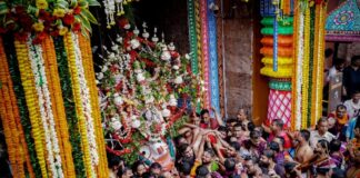 Pahandi of Lord Jagannath, His Siblings underway. Lord Balabhadra and Devi Subhadra placed on their chariots after Pahandi ritual.