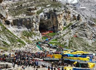 The annual Amarnath Yatra resumed from Jammu on Saturday after remaining suspended for six days due to inclement weather.